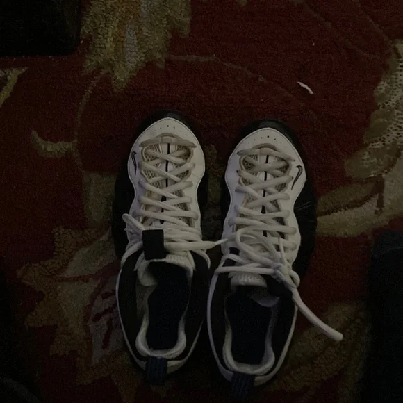Size 9.5, they’re used but in good form Are size 9.5 shoes too big for me? main image 2